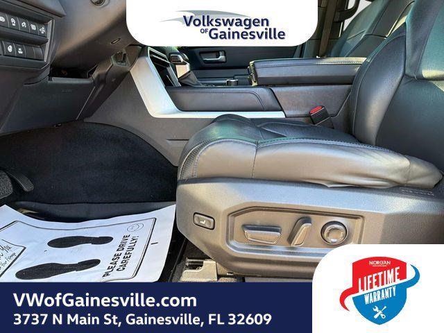 Used 2024 Toyota Tundra Platinum AWD/4WD image 19