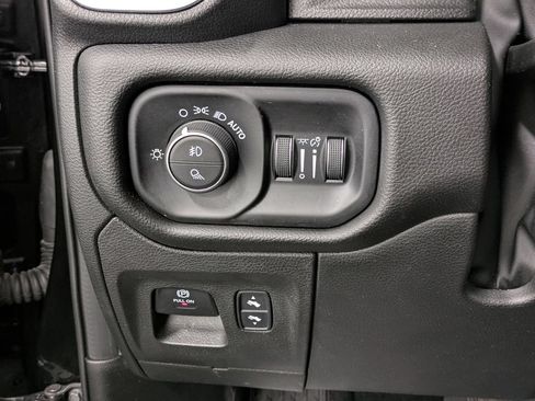 Used 2025 RAM 1500 Big Horn AWD/4WD image 22
