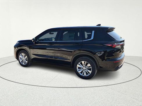 New 2026 Mitsubishi Outlander ES FWD image 4