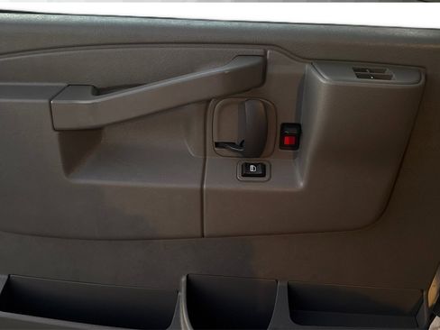 Used 2017 Chevrolet Express 3500 LT w/ LT Preferred Equipment Group image 27