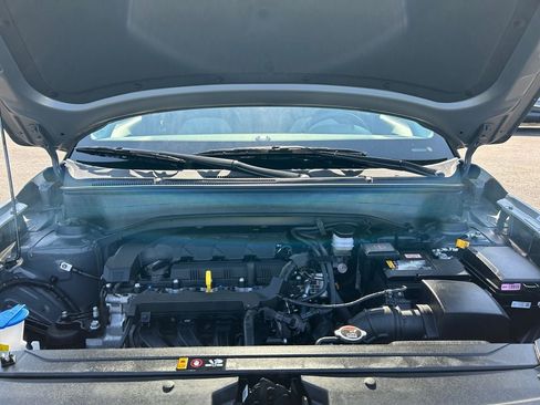 Certified 2025 Hyundai Venue SEL FWD image 29