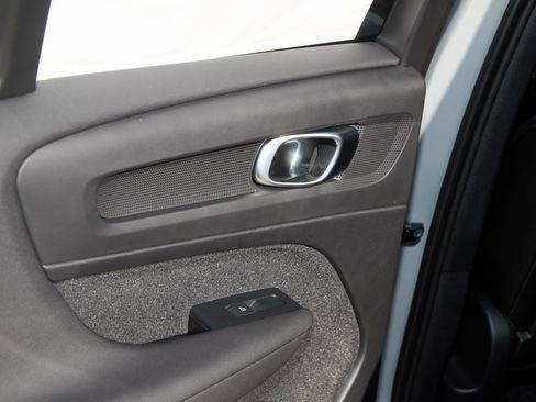 New 2026 Volvo XC40 B5 Ultra w/ Climate Package image 19