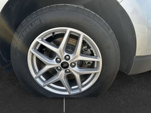 Used 2024 Ford Edge SEL image 15