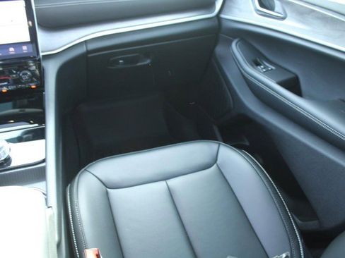 Used 2024 Jeep Grand Cherokee L Limited image 14