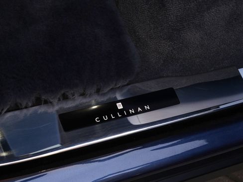 Certified 2023 Rolls-Royce Cullinan w/ Cullinan Package AWD/4WD image 9
