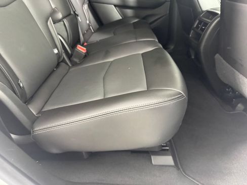 Used 2025 Cadillac XT5 Premium Luxury FWD image 32