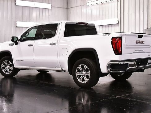 Used 2025 GMC Sierra 1500 SLT image 5