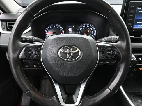 Used 2021 Toyota RAV4 XLE Premium image 13