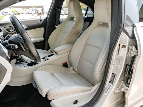 Used 2018 Mercedes-Benz CLA 250 4MATIC image 39