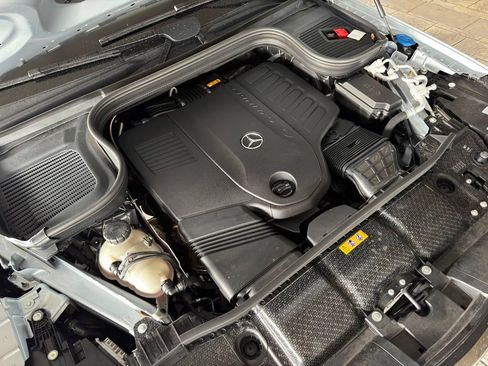 Used 2025 Mercedes-Benz GLS 450 4MATIC image 25
