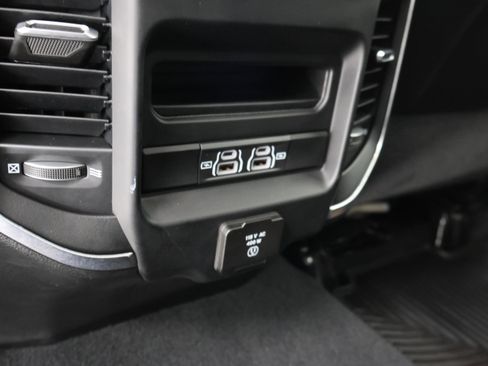 Used 2022 RAM 2500 Laramie AWD/4WD image 37