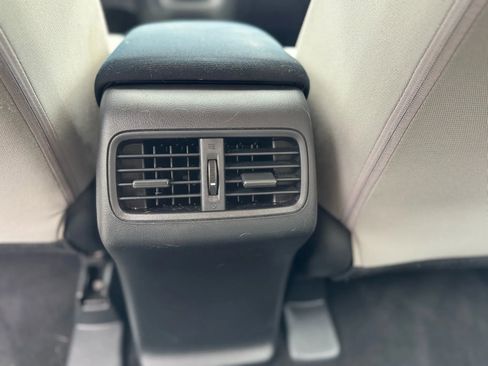 Used 2015 Honda CR-V LX image 12