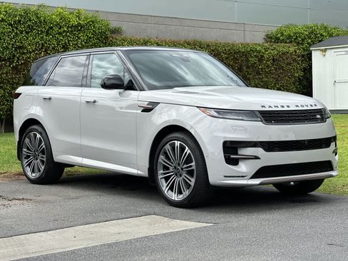 Used 2025 Land Rover Range Rover Sport Dynamic SE AWD/4WD image 10