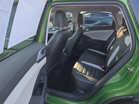 New 2025 Volkswagen Taos SEL image 28