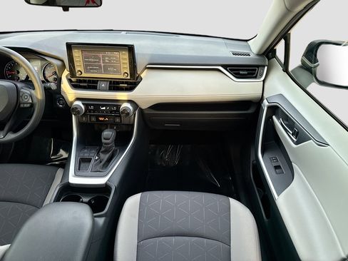 Used 2019 Toyota RAV4 XLE image 18
