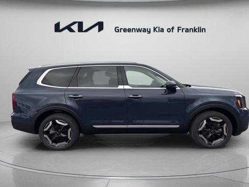 New 2025 Kia Telluride S image 8