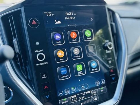 Used 2024 Subaru Crosstrek 2.0i Premium image 14