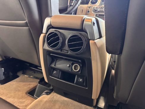Used 2016 Land Rover LR4 HSE LUX image 17