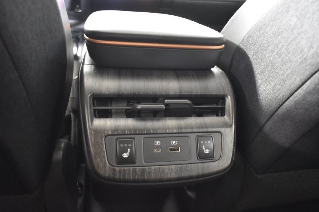Used 2024 Nissan Ariya AWD image 30
