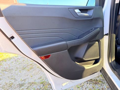 Used 2021 Ford Escape SE FWD image 14