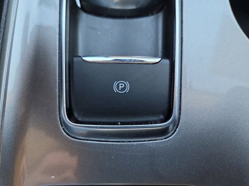 Used 2024 Ford Edge SEL image 15