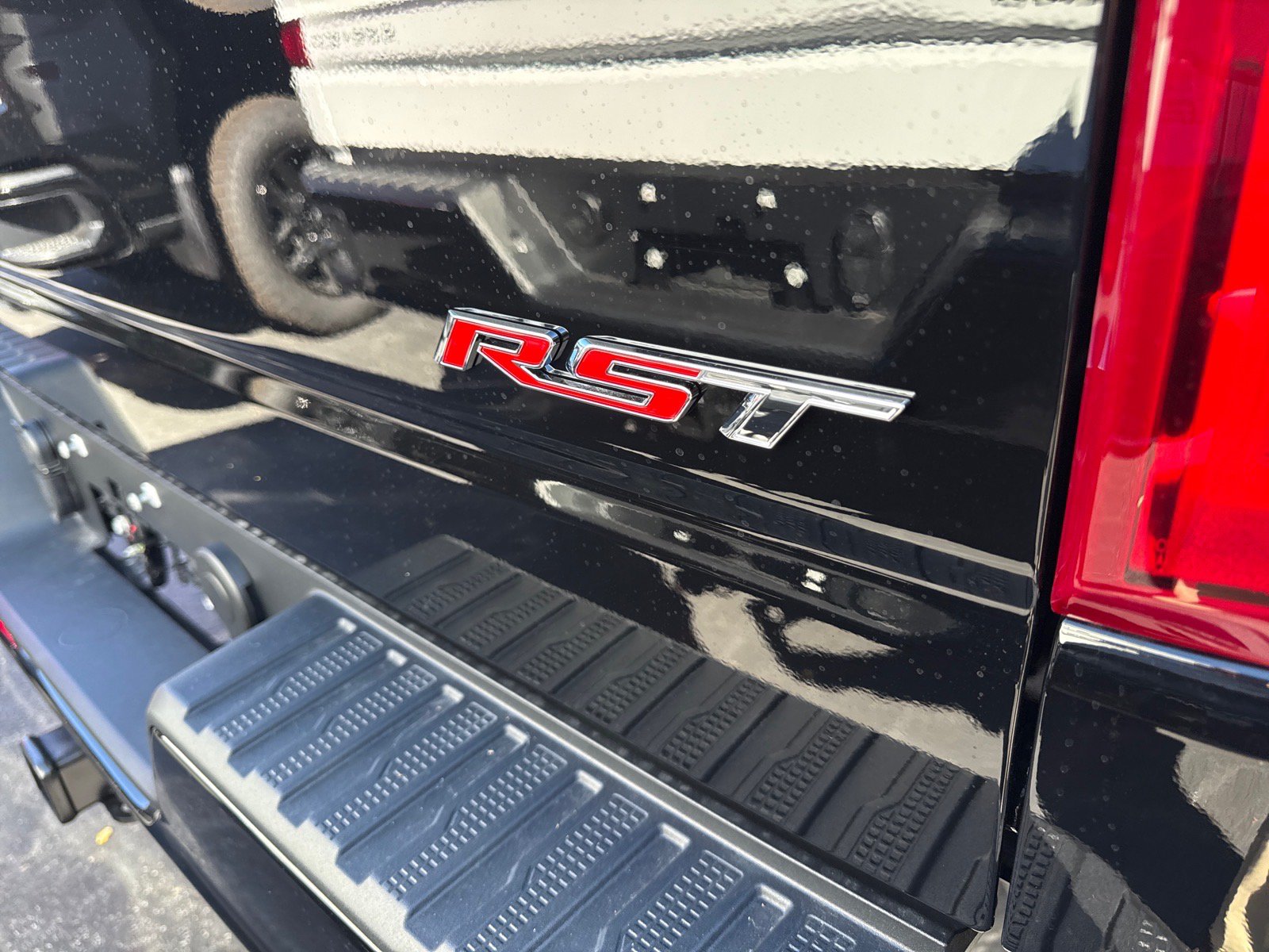 New 2026 Chevrolet Silverado 1500 RST w/ RST Select Package AWD/4WD image 5