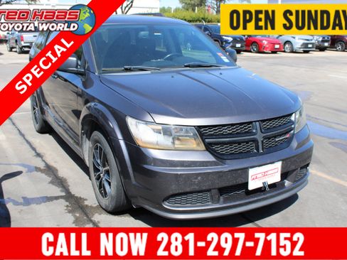 Used 2018 Dodge Journey SE w/ Connectivity Group FWD image 1