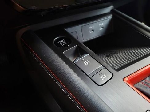 New 2025 Nissan Kicks SR image 13