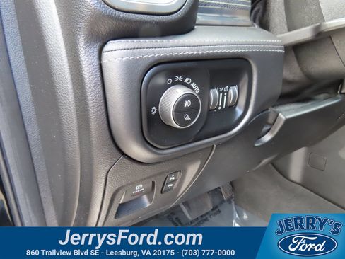 Used 2020 RAM 1500 Limited w/ Black Appearance Package AWD/4WD image 13