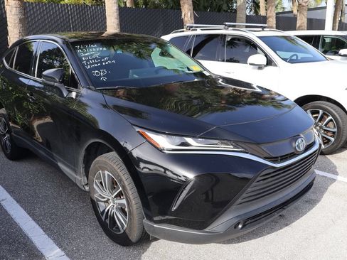 Used 2024 Toyota Venza LE AWD/4WD image 6