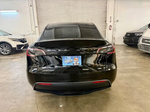 Used 2023 Tesla Model Y Long Range AWD/4WD image 6