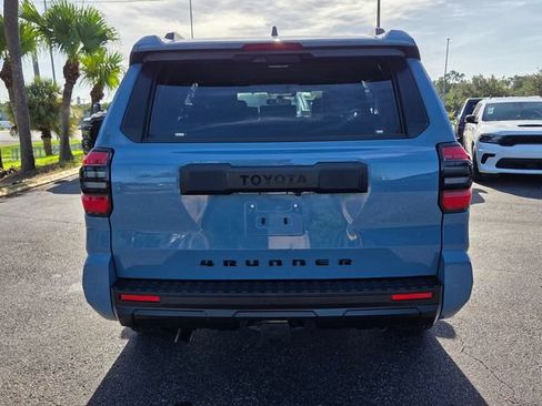 Used 2025 Toyota 4Runner SR5 AWD/4WD image 6
