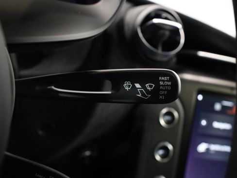 Used 2025 McLaren 750S image 21