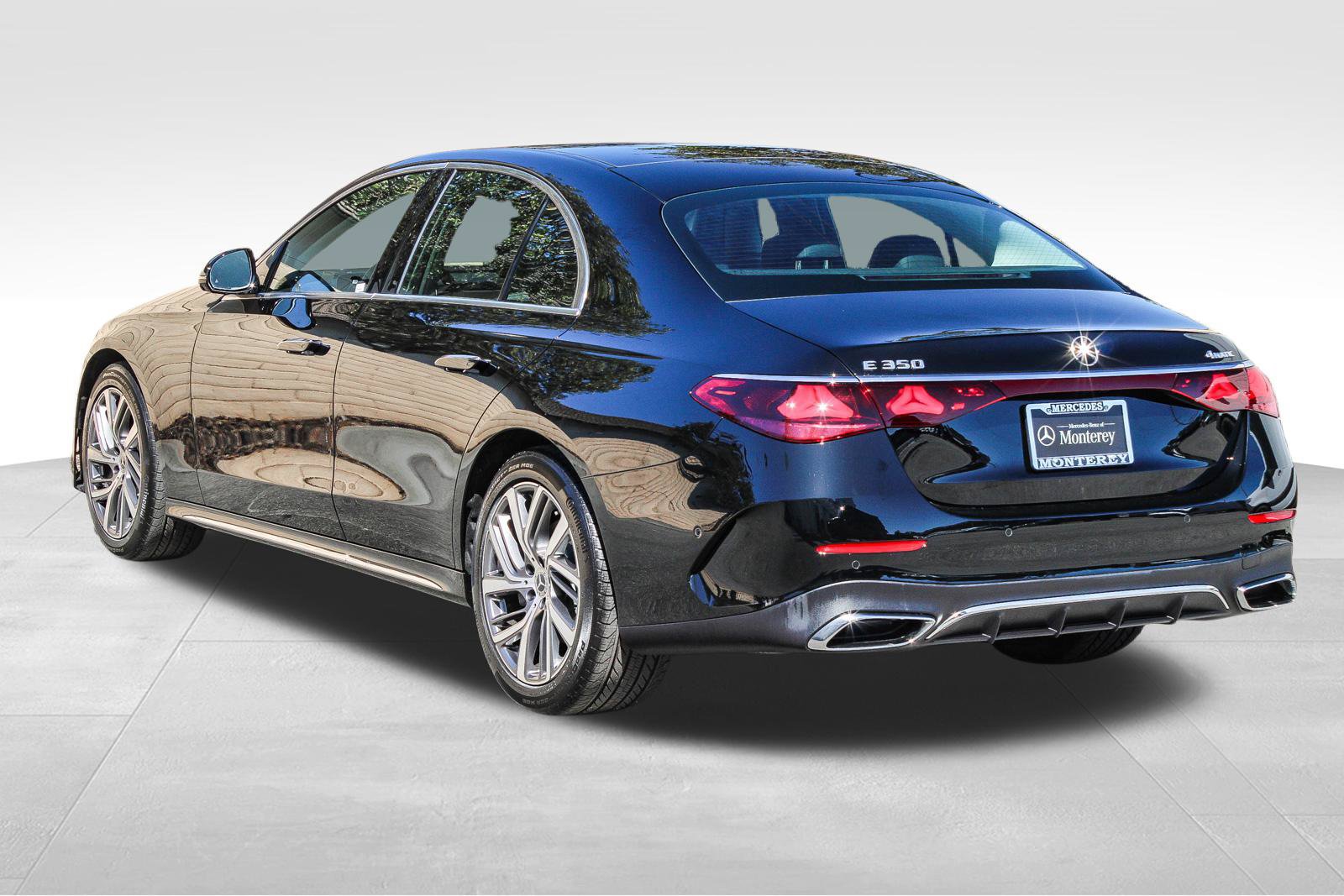 Used 2026 Mercedes-Benz E 350 4MATIC Sedan image 7