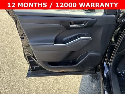 Used 2023 Toyota Highlander XLE AWD/4WD image 13