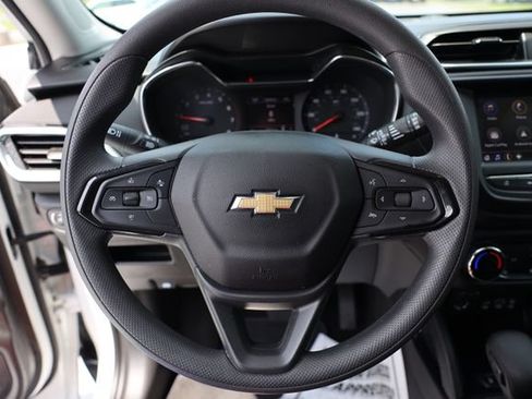 Used 2023 Chevrolet TrailBlazer LT w/ LPO, Blackout Package FWD image 15