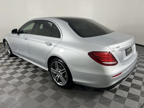 Certified 2019 Mercedes-Benz E 300 4MATIC image 10