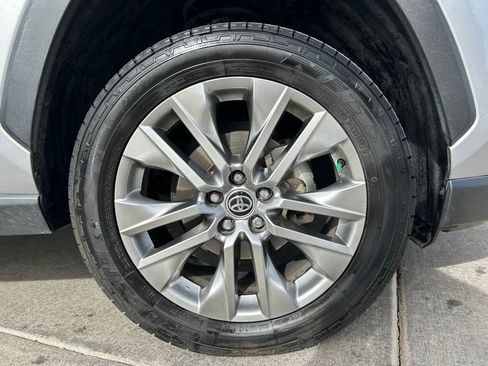 Used 2023 Toyota RAV4 XLE Premium image 32