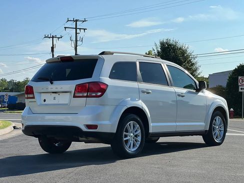 Used 2019 Dodge Journey SE w/ Premium Group FWD image 5