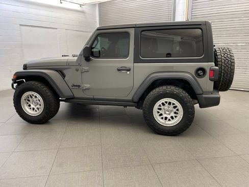 Used 2023 Jeep Wrangler Sport AWD/4WD image 10