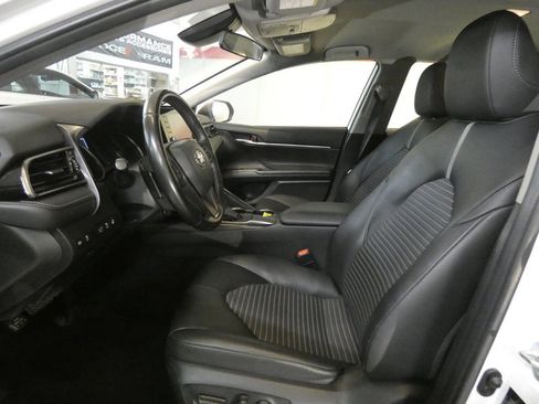 Used 2023 Toyota Camry SE image 8