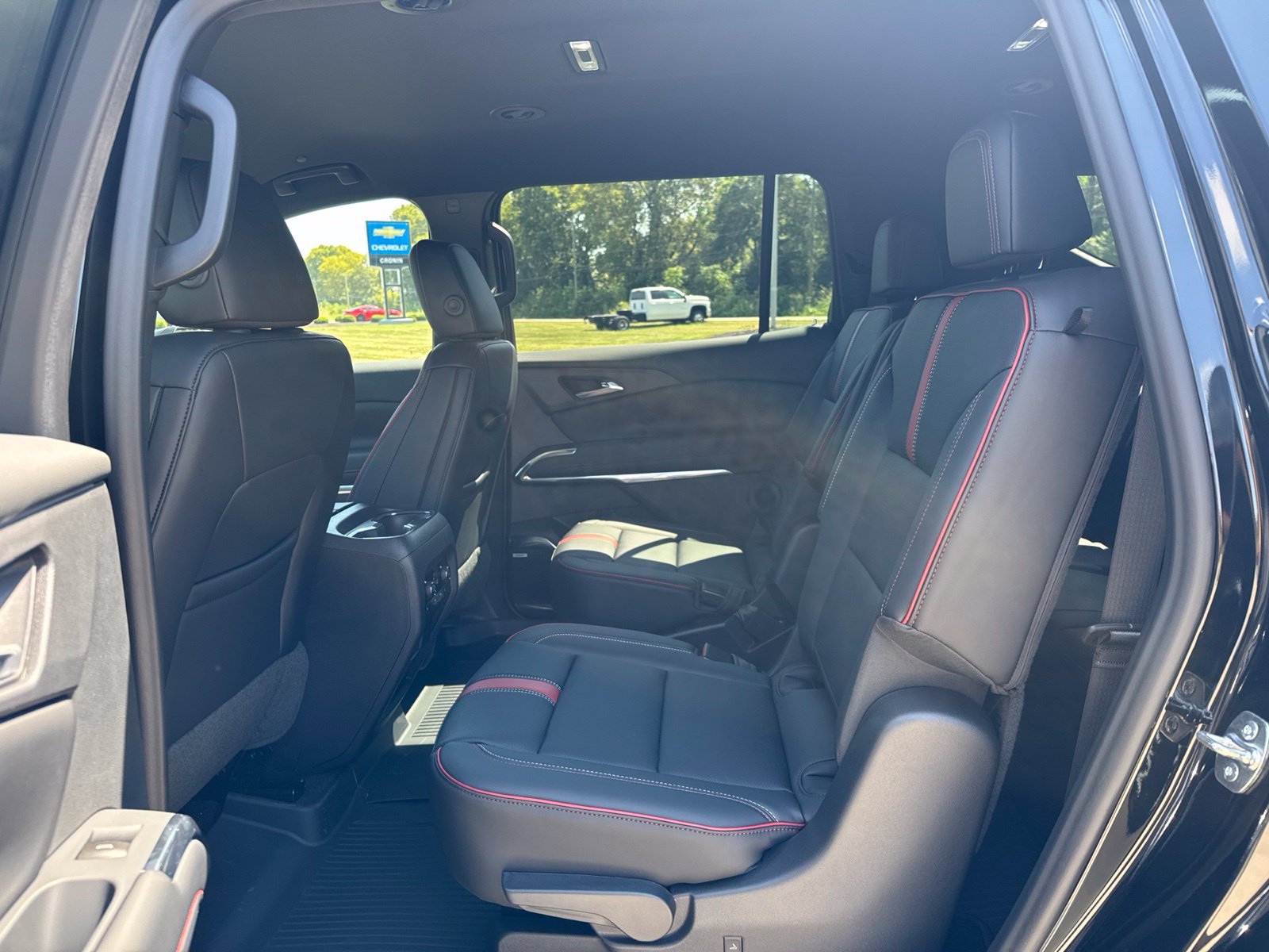 New 2027 Chevrolet Traverse RS w/ LPO, Floor Liner Package AWD/4WD image 15
