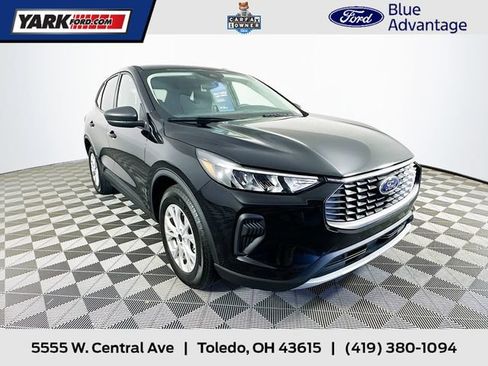 Certified 2025 Ford Escape Active w/ Cold Weather Package FWD image 1