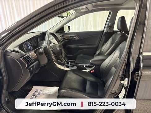Used 2017 Honda Accord EX-L image 12
