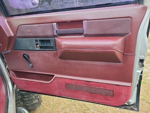 Used 1988 Chevrolet Silverado 1500 4x4 Regular Cab image 28