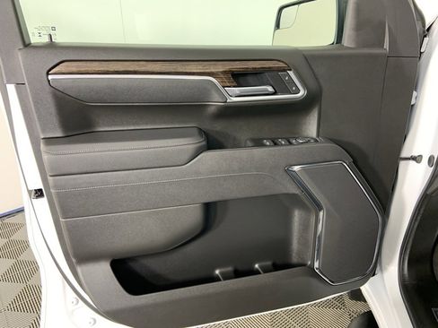 Used 2025 GMC Sierra 1500 Elevation image 23