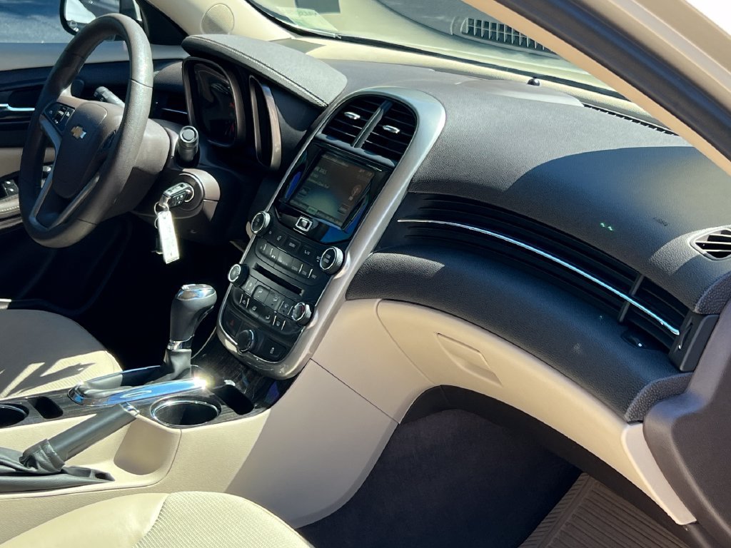 Used 2014 Chevrolet Malibu LT w/ Power Convenience Package FWD image 24