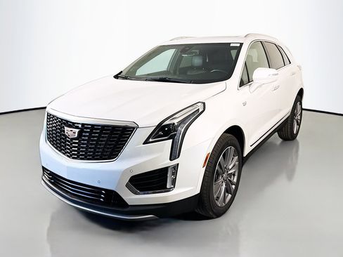 Used 2025 Cadillac XT5 Premium Luxury image 4