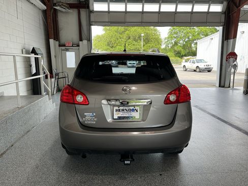 Used 2014 Nissan Rogue S w/ Convenience Package FWD image 6