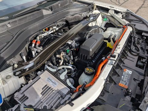 Used 2022 Ford Explorer Limited image 32